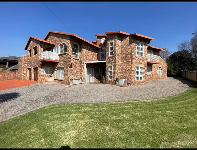 6 BEDROOM HOUSE FOR SALE IN RANT EN DAL